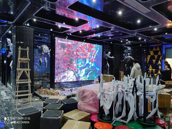 石屏室内P2.5全彩显示屏